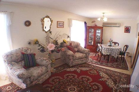 62 Lawless Dr, Cranbourne North, VIC 3977