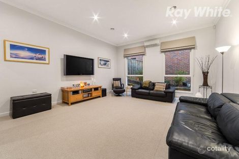 Property photo of 8 Cade Grove Macleod VIC 3085