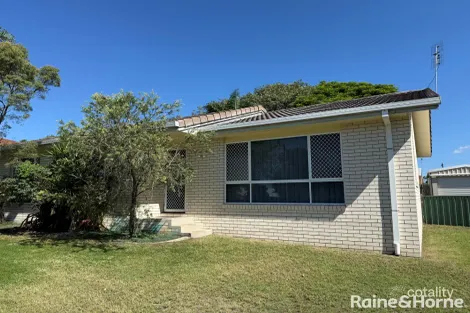 152 Hammond St, Urangan, QLD 4655
