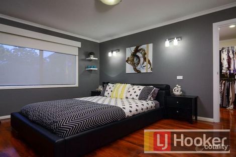 Property photo of 23 Meredith Crescent Hampton Park VIC 3976