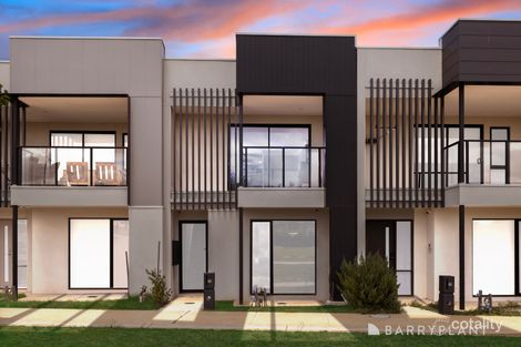 30 Odsal Walk, Strathtulloh, VIC 3338