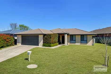 79 The Heights, Hillvue, NSW 2340