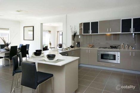 Property photo of 27 Baddeley Circuit Cranbourne North VIC 3977