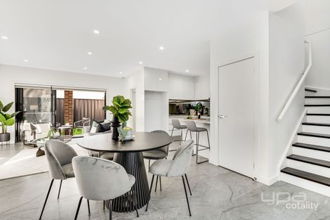 Property photo of 2/17 Beacon Hills Crescent Craigieburn VIC 3064