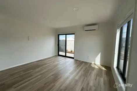 Property photo of 12 Raymond Street Leneva VIC 3691