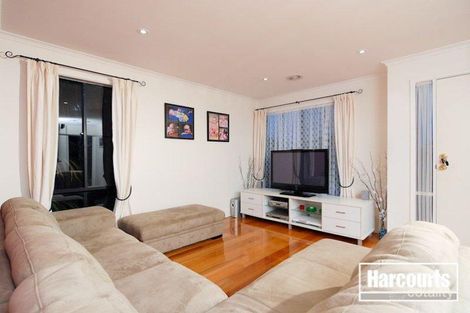 Property photo of 10 Demint Walk Narre Warren South VIC 3805