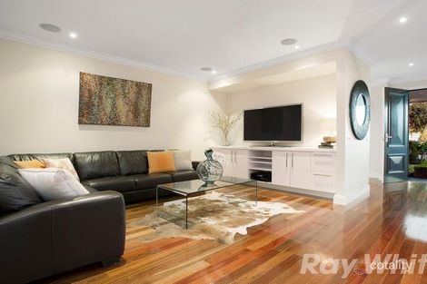Property photo of 1 Eila Close Cheltenham VIC 3192
