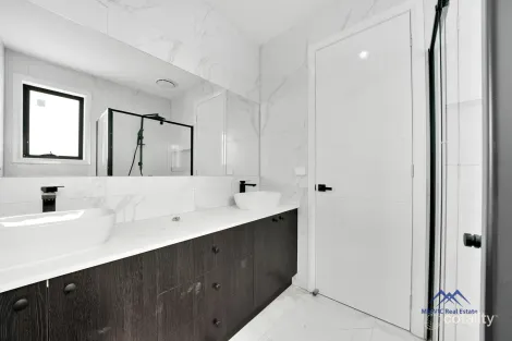 Property photo of 4 Scandia Drive Mickleham VIC 3064