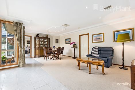 Property photo of 2 Edinburgh Court Frankston South VIC 3199