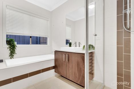 Property photo of 10 Rainham Avenue Craigieburn VIC 3064