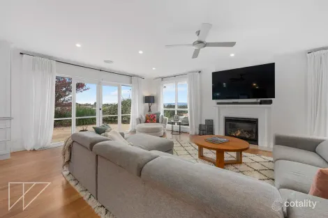 Property photo of 32 Silver Wattle Drive Warragul VIC 3820