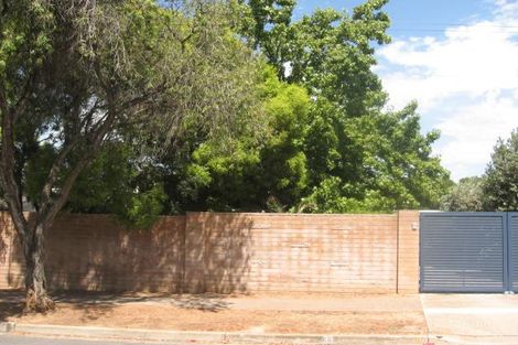 33 Lindsay Ave, Valley View, SA 5093