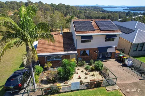 Property photo of 53 Moorooba Road Coomba Park NSW 2428