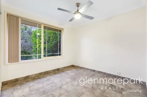 Property photo of 10 Poa Place Glenmore Park NSW 2745