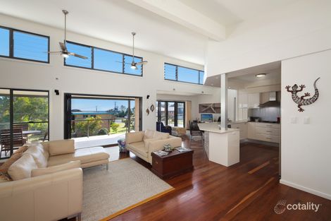 Property photo of 15 Bergalia Crescent Camden Head NSW 2443