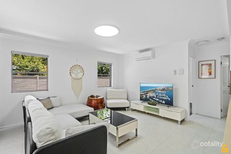 Property photo of 1/54 Yamboyna Street Manly QLD 4179