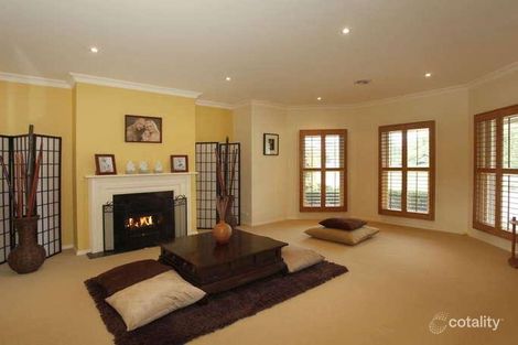 Property photo of 10 Springbank Rise Narre Warren North VIC 3804