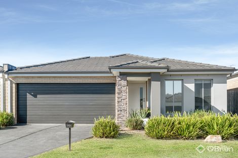 33 Woodright Cct, Cranbourne, VIC 3977