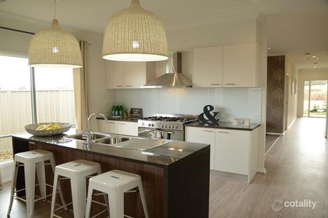Property photo of 11 Harlequin Way Clyde North VIC 3978