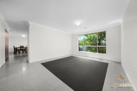 Property photo of 16 Craig Close Truganina VIC 3029
