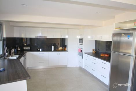 51 Dammerel Cres, Emerald Beach, NSW 2456