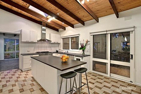 Property photo of 3 Abersham Court Eltham VIC 3095
