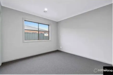 Property photo of 8 Sandygate Circuit Strathtulloh VIC 3338
