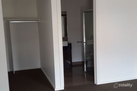 Property photo of 18 Rochester Grove Truganina VIC 3029