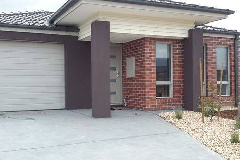 Property photo of 18 Rochester Grove Truganina VIC 3029