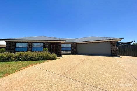 17 Charles Pl, West Wyalong, NSW 2671