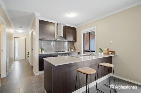 Property photo of 22 Fernhurst Avenue Derrimut VIC 3026