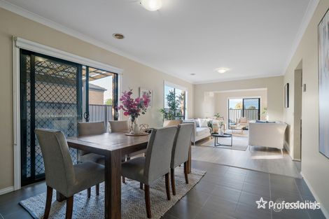 Property photo of 22 Fernhurst Avenue Derrimut VIC 3026