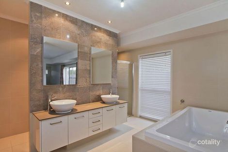 Property photo of 5 Ben Dalley Drive Helensvale QLD 4212