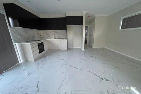 Property photo of 31 Fenton Crescent Minto NSW 2566