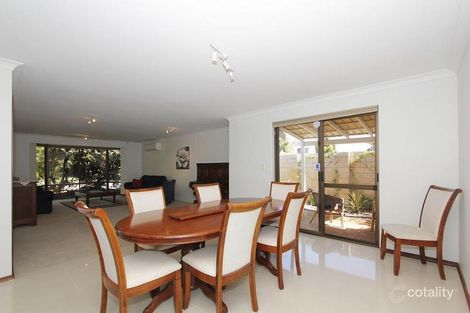 Property photo of 2 Fairview Gardens Waterford WA 6152