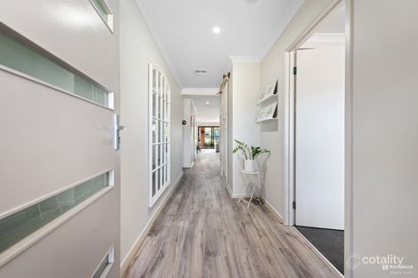 Property photo of 81 Albatross Road Kalimna VIC 3909