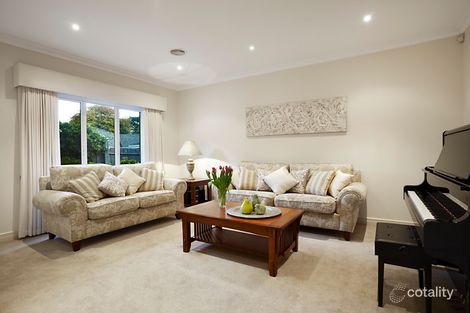 Property photo of 2/9 Willow Grove Canterbury VIC 3126