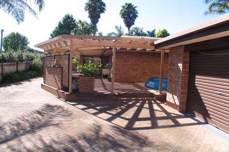 Property photo of 11 Arunta Avenue Kariong NSW 2250