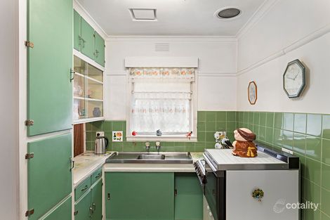 Property photo of 32 Dorrington Avenue Reservoir VIC 3073