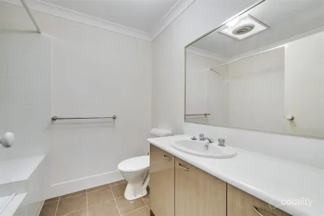 Property photo of 10 West Avenue Wynnum QLD 4178