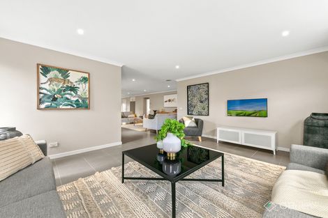 Property photo of 44 Empire Avenue Drouin VIC 3818