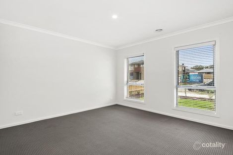 Property photo of 45 Edara Circuit Greenvale VIC 3059