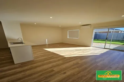 Property photo of 30 Borthwick Parade Clyde North VIC 3978