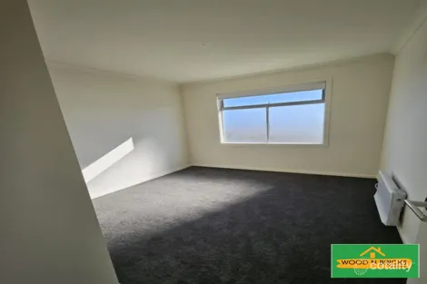 Property photo of 30 Borthwick Parade Clyde North VIC 3978