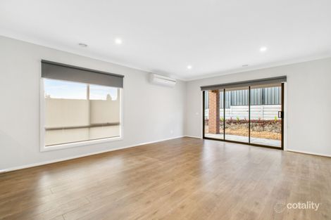 Property photo of 18 Powell Place Pakenham VIC 3810