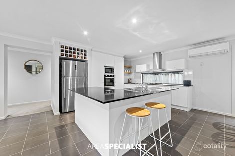 Property photo of 4 Algerd Way Pakenham VIC 3810