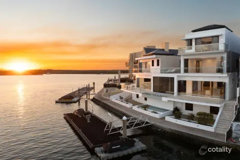 50 Knightsbridge Pde W, Paradise Point, QLD 4216