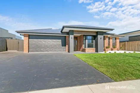 Property photo of 7 Craven Mews Traralgon VIC 3844