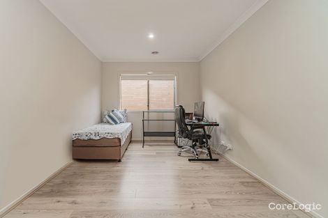 Property photo of 10 Hinter Way Roxburgh Park VIC 3064