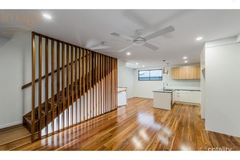 Property photo of 2/333 Riding Road Balmoral QLD 4171